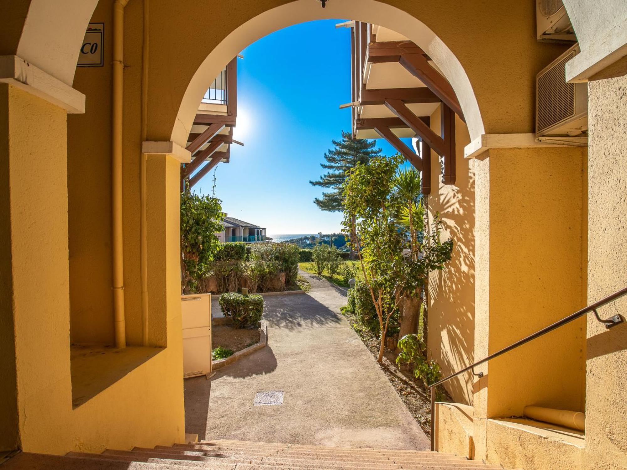 Apartment Village Cap Esterel - Le Village-81 By Interhome Saint-Raphaël エクステリア 写真